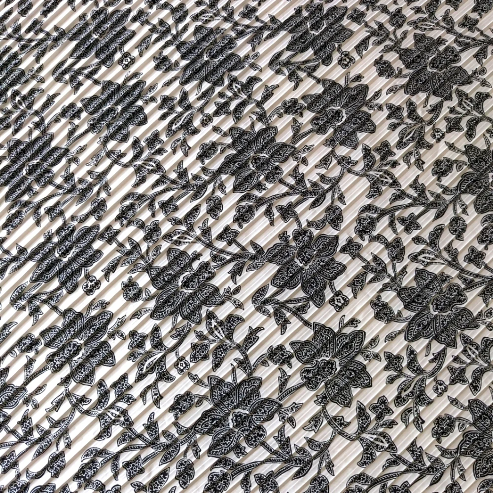 Chico's Catalina Mix Scarf pleated square black white NWOT